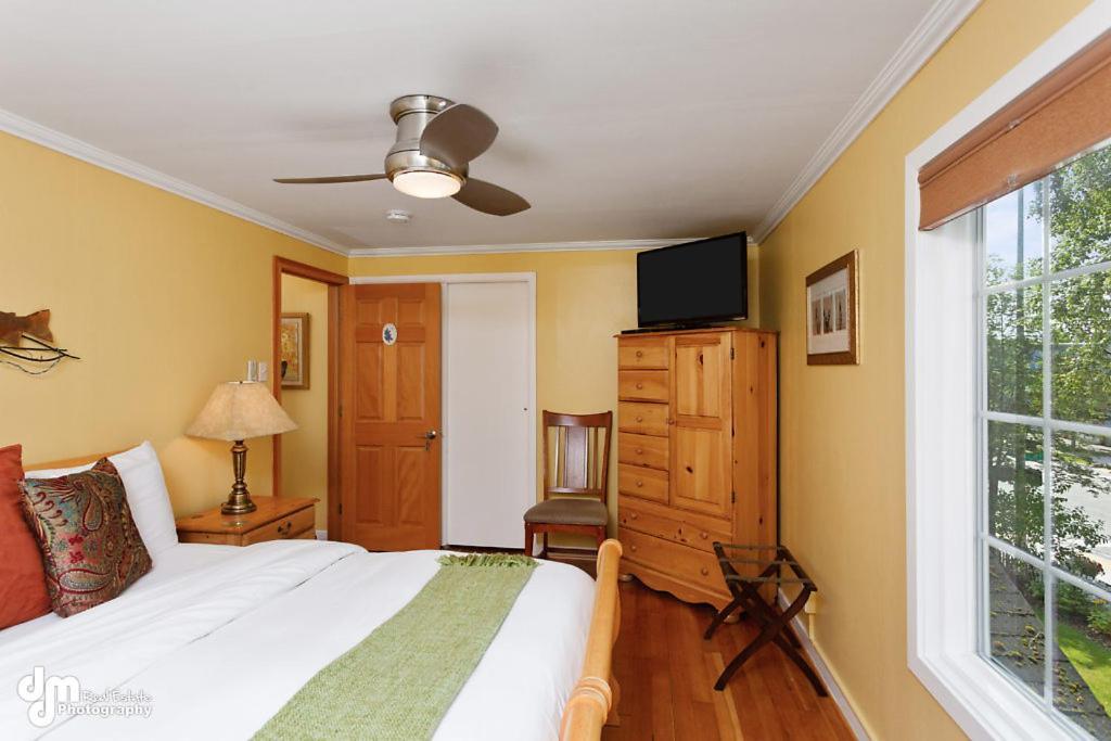 A Wildflower Inn Anchorage Extérieur photo